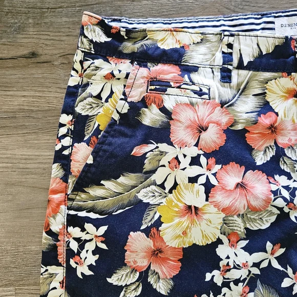 Denim & Flower - Ricky Singh - Floral Navy Power Stretch Shorts - Picture 2 of 8